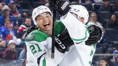 Hat-trick de Jason Robertson prolongó el gran momento de los Dallas Stars