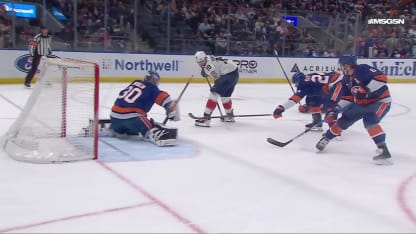 FLA at NYI: Tkachuk goes between the legs