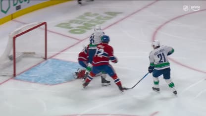 VAN@MTL: Kane scores goal against Jakub Dobeš