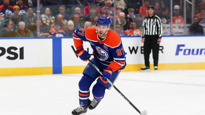 Edmontons McDavid zurueck im Kampf um den Spitzenplatz