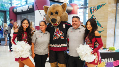 202389_HispanicHeritage_it00-043