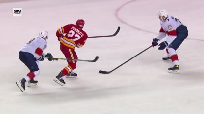 FLA@CGY: Coleman scores goal against Spencer Knight