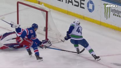 VAN@NYR: Quick with a great save against Kiefer Sherwood