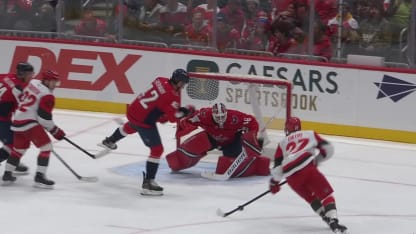 CAR@WSH: Ehlers scores goal against Logan Thompson