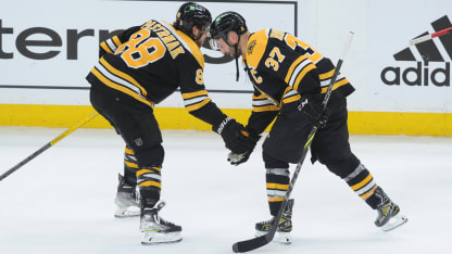 Réuni, le premier trio des Bruins a pris les choses en main