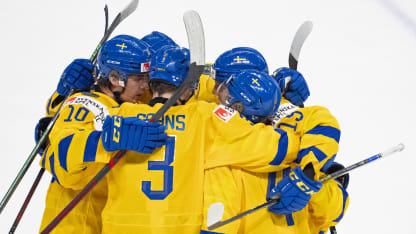 WJC-SWE-celebrates-vs-RU