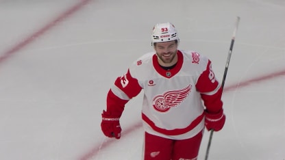 Kane bedient DeBrincat