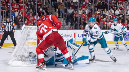 Larkin grabs the lead