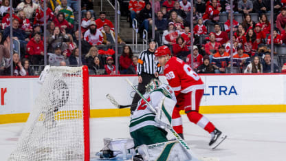 Kane ties the game in the 3rd