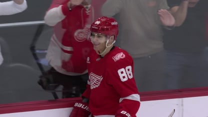 Kane scores empty-netter for No. 500