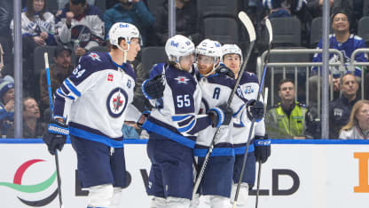 Une passe sublime de Scheifele à Connor
