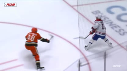 MTL@ANA: Suzuki marque un but contre Lukas Dostal
