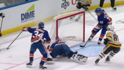 PIT@NYI: Hayes scores goal against Ilya Sorokin