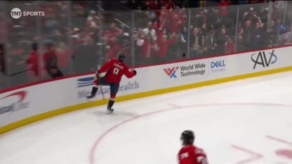 Leonard zvýšil náskok