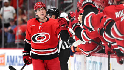 En español: Reilly hunde el disco