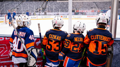 Islanders Enjoy Family Skate 