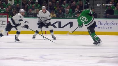 Oskar Back with a Goal vs. Los Angeles Kings