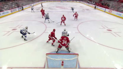 Cernak double l'avance avec un tir de loin