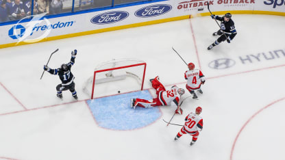 TBL vs. CAR | Finley buries own rebound