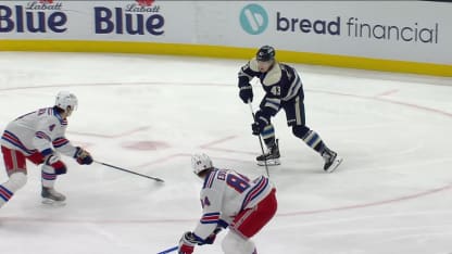 NYR@CBJ: Shesterkin effectue un bel arrêt contre Zach Werenski