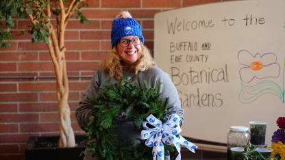 PHOTOS | Sabrehood Sisterhood - Wreath Making