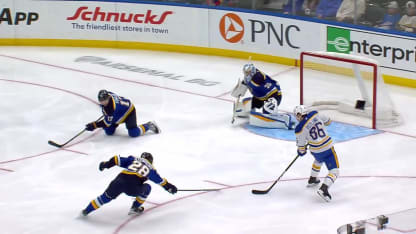 Ostlund bien servi par Norris