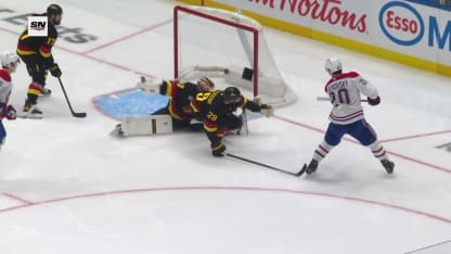 MTL@VAN: Slafkovsky scores PPG against Kevin Lankinen