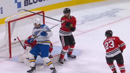STL@CHI: Lucic redirects a pass from Mailloux to score