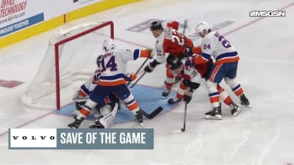 NYI@PHI: Sorokin with a great save against Christian Dvorak