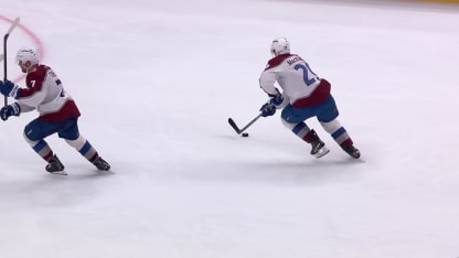 MacKinnon met la table pour Toews