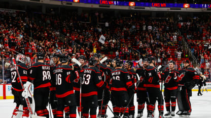 Carolina Hurricanes machen ihrem Namen gegen die Boston Bruins alle Ehre