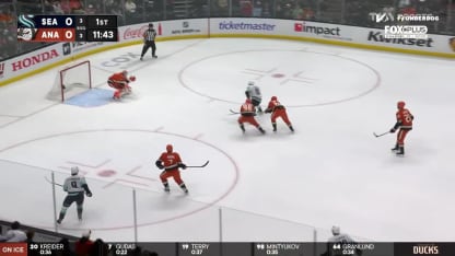 Dostal sort le bouclier