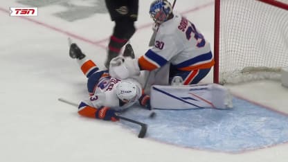 NYI@OTT: Tkachuk scores goal against Ilya Sorokin