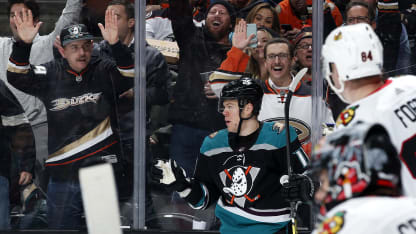 celly1_mediawall_120518vsCHI