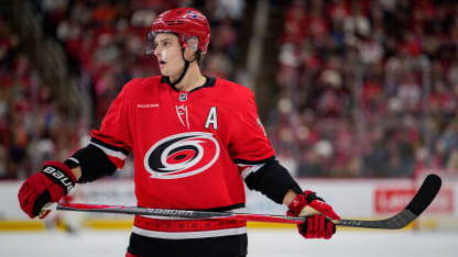 Hurricanesin Aho teki 300 NHL maalinsa