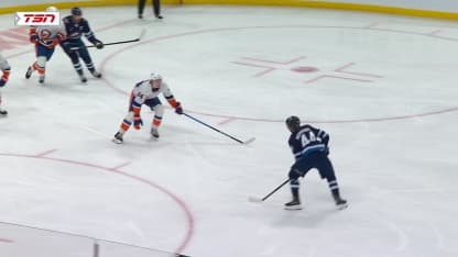 NYI@WPG: Morrissey scores goal against Ilya Sorokin