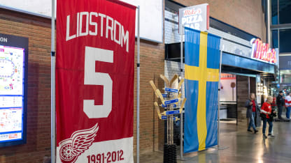 Red Wings körde svensktema i arenan