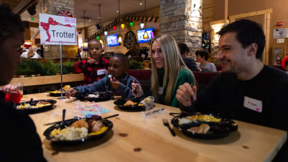 44364576_holiday_assist_2