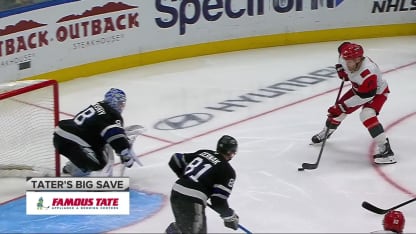 Vasilevskiy ferme la porte à Hall