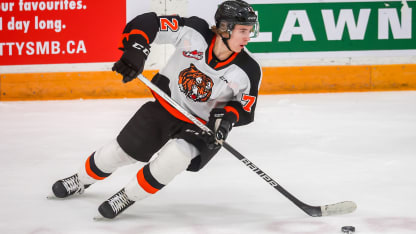 Projected number 1 pick Gavin McKenna named CHL player of the year