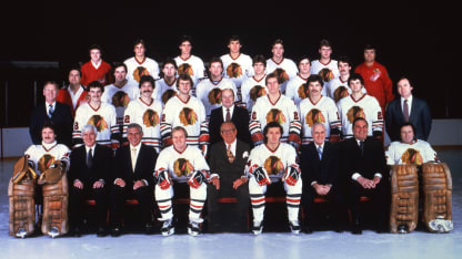Hawks_team_photo_with_Wilson_Murray