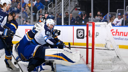 Niederreiter pokes in a PPG