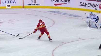 Kadri perd l'équilibre, mais touche la cible