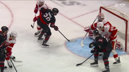 Giroux finishes Zetterlund's feed