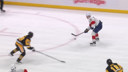 FLA@PIT: Samoskevich scores goal against Arturs Silovs