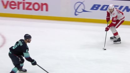 Van Riemsdyk nivelle la marque tard en 2e période