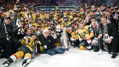 VGK team photo with Cup