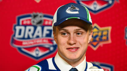 Elias_Pettersson