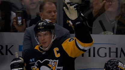 Crosby honored for passing 1,600 NHL points