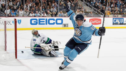 20101127-vs-VAN-crosby-sidekick-2